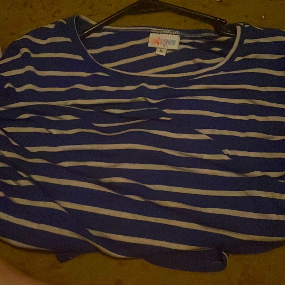 brand new !! lulaRoe t shirt size small !!